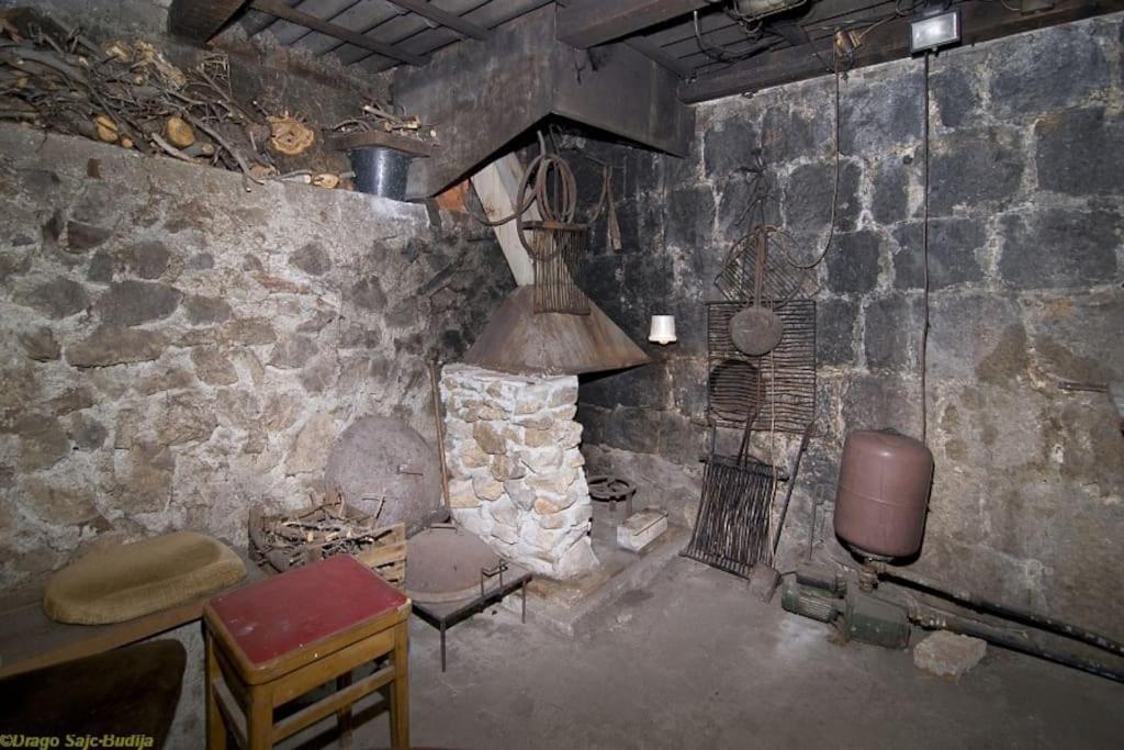 Art House Old Village イェセニツェ エクステリア 写真